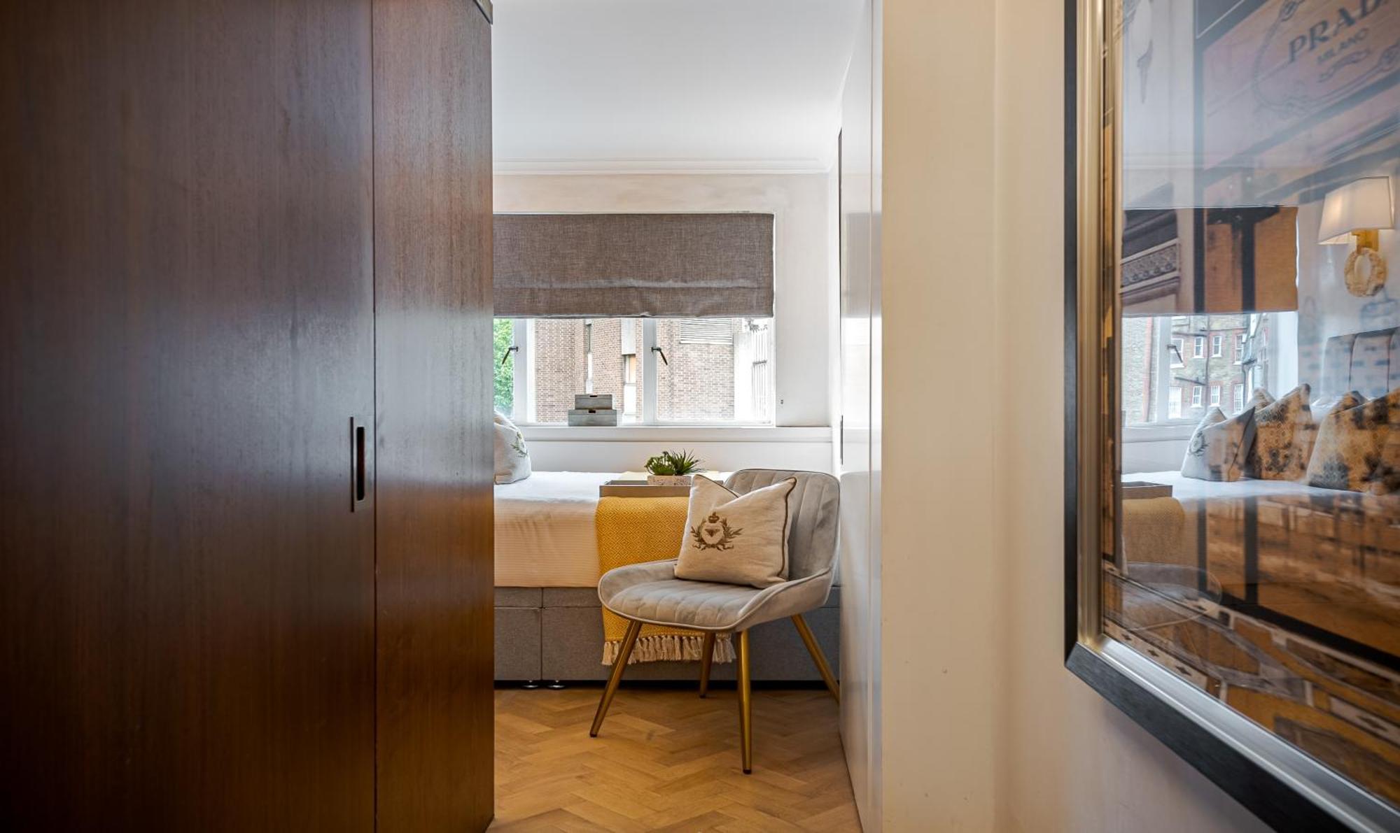 Modern Knightsbridge Apartment With Balcony Overlooking Harrods Prime Location London Exterior photo